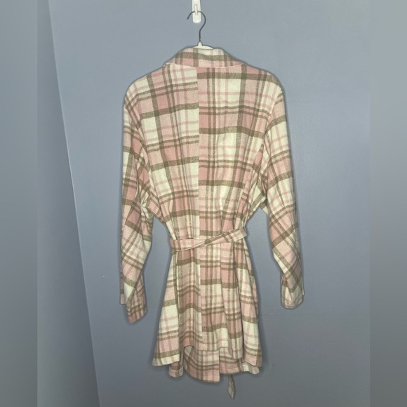 SHEIN Pink and Cream Blazer Jacket‎ - Picture 2 of 2